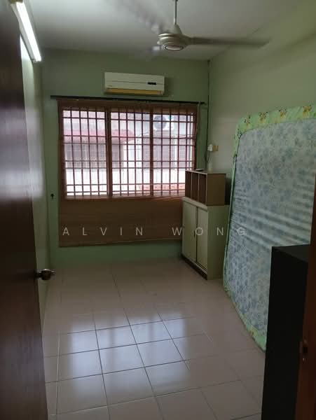 Rumah Teres 2 Tingkat untuk Disewa di Taman Rasi (Menglembu) - Alvin Wong - Bedroom - PropertyGuru.com.my