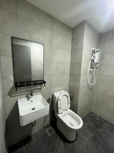 Kediaman Servis untuk Disewa di Tulip Residence - Nazrin Affendy - Bathroom - PropertyGuru.com.my