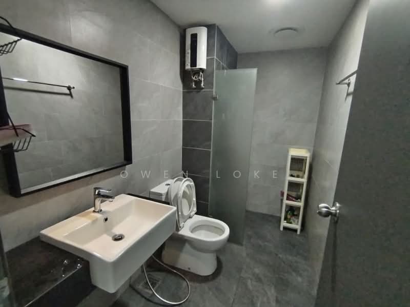 Kediaman Servis untuk Disewa di Emporis - Owen Loke - Bathroom - PropertyGuru.com.my
