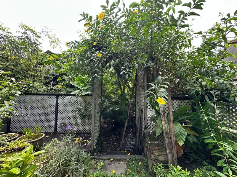 Semi-Detached House for Sale in Seksyen 9 (Shah Alam) - Nadia Shukri - Garden - PropertyGuru.com.my