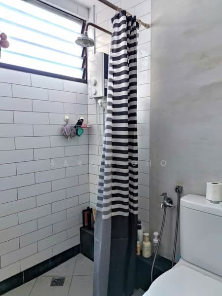 Condominium for Rent at Twin Towers - Aaron Gho - Bathroom - PropertyGuru.com.my