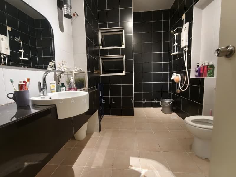 Condominium for Sale at Horizon Hills - Daniel Yong - Bathroom - PropertyGuru.com.my