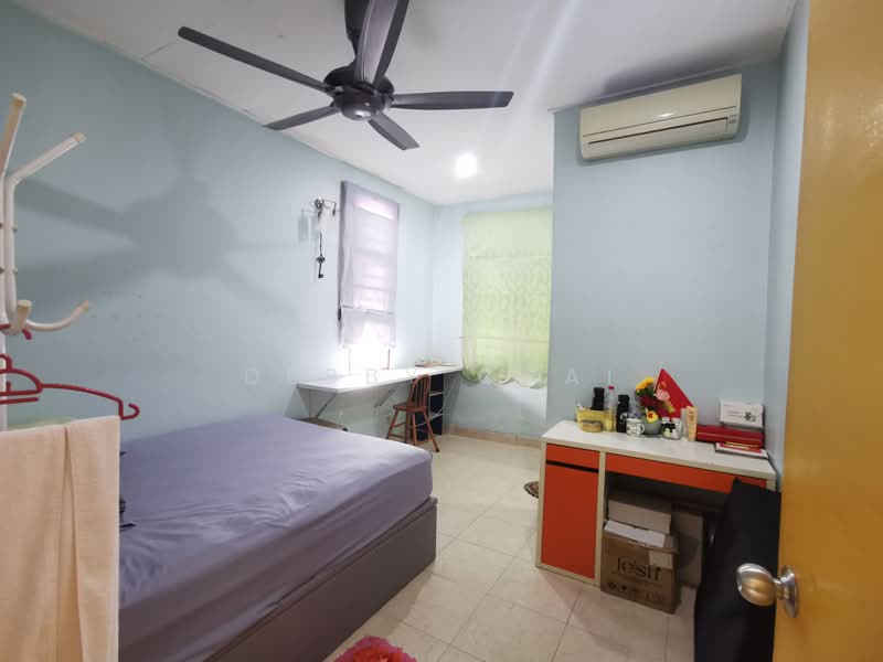 Rumah Teres 2-Tingkat untuk Dijual di Taman Putra Prima (Puchong) - Debby Chai - Bedroom - PropertyGuru.com.my