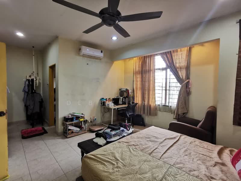 Rumah Teres 2-Tingkat untuk Dijual di Taman Putra Prima (Puchong) - Debby Chai - Bedroom - PropertyGuru.com.my