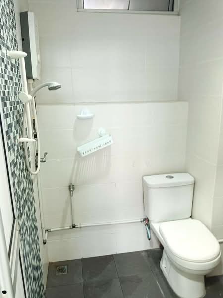 Pangsapuri untuk Disewa di Desa Permai Indah Apartment - Edwin Ewe - Bathroom - PropertyGuru.com.my