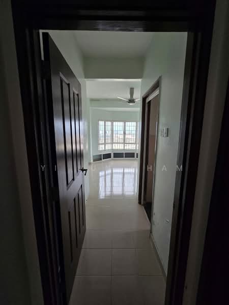 Pangsapuri untuk Dijual di Seri Puri - Yi Jun Cham - Corridor - PropertyGuru.com.my