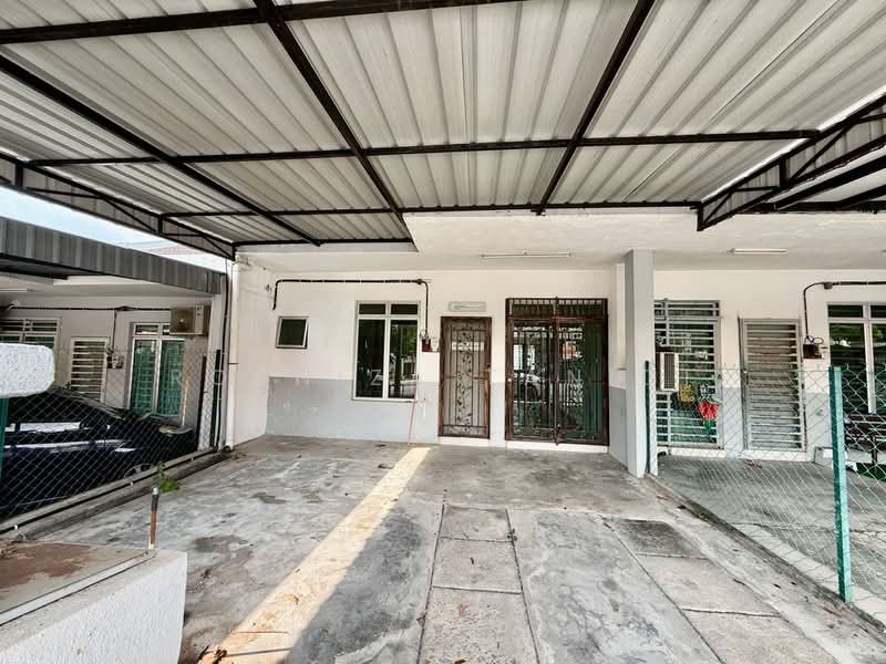 Rumah Teres 1-Tingkat untuk Dijual di Bandar Baru Salak Tinggi (Sepang) - Rosniza Tanidi - Exterior - PropertyGuru.com.my