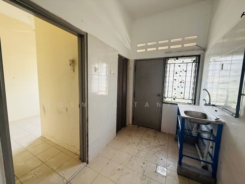 Rumah Teres 1-Tingkat untuk Dijual di Bandar Baru Salak Tinggi (Sepang) - Rosniza Tanidi - Kitchen - PropertyGuru.com.my