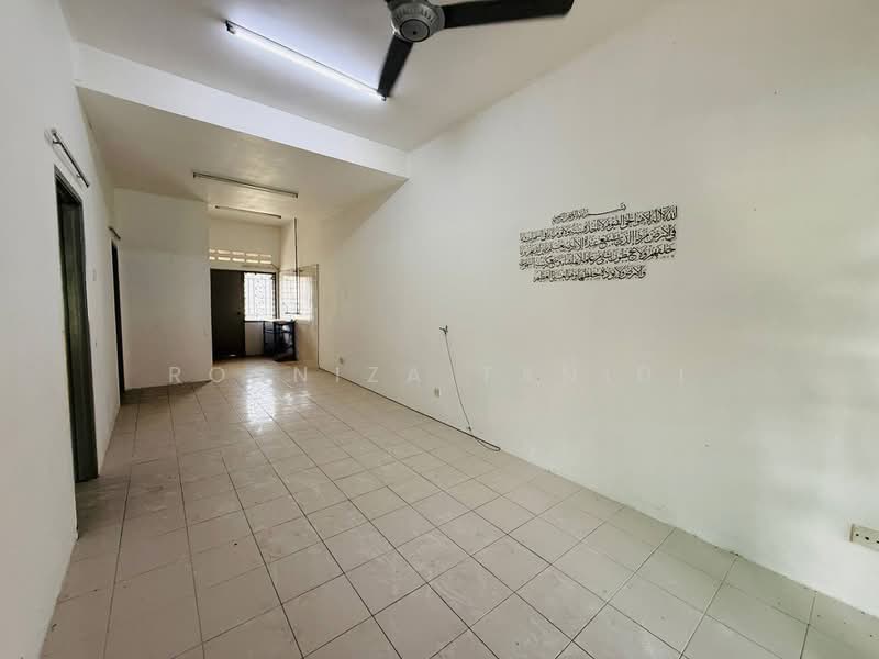 Rumah Teres 1-Tingkat untuk Dijual di Bandar Baru Salak Tinggi (Sepang) - Rosniza Tanidi - Interior - PropertyGuru.com.my