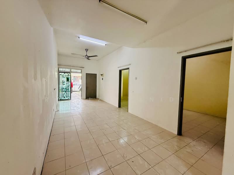 Rumah Teres 1-Tingkat untuk Dijual di Bandar Baru Salak Tinggi (Sepang) - Rosniza Tanidi - Interior - PropertyGuru.com.my