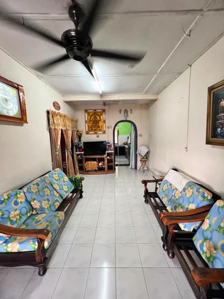 Rumah Teres 1-Tingkat untuk Dijual di Taman Universiti (Skudai) - Melinda Ee - Living Room - PropertyGuru.com.my