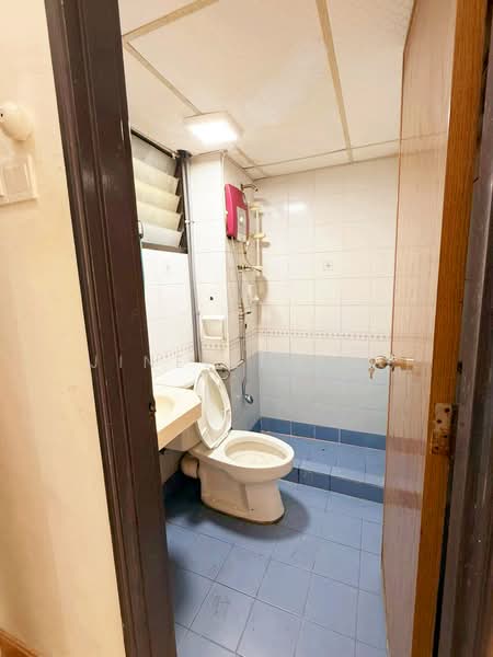 Kondominium untuk Dijual di Midlands Condo - Jinelle Ong - Bathroom - PropertyGuru.com.my