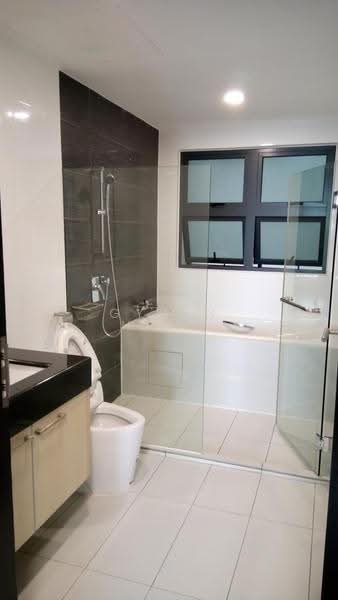 Pangsapuri untuk Dijual di Molek Pine 4 - Gyden Heng - PropertyGuru.com.my