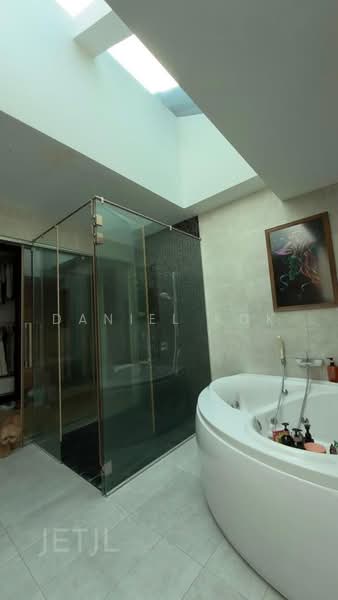 Rumah Berkembar untuk Dijual di Ambang Botanic (Klang) - Daniel Kok - Bathroom - PropertyGuru.com.my