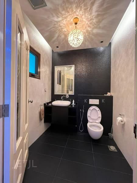 Rumah Berkembar untuk Dijual di Ambang Botanic (Klang) - Daniel Kok - Bathroom - PropertyGuru.com.my