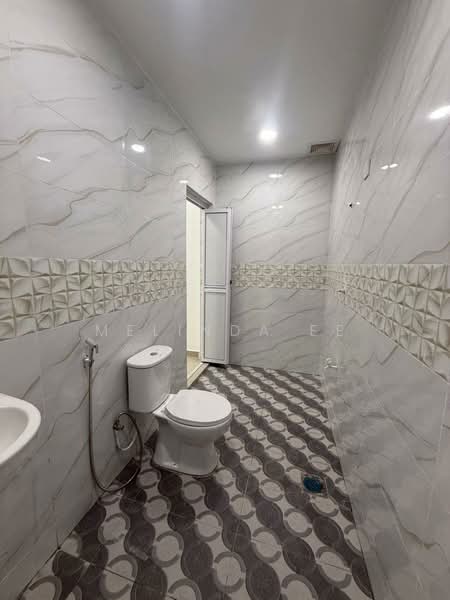 1-storey Terraced House for Sale in Taman Puteri Wangsa (Ulu Tiram) - Melinda Ee - Bathroom - PropertyGuru.com.my