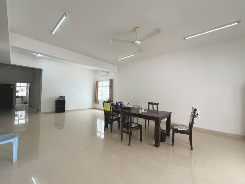 Rumah Teres 3-Tingkat untuk Dijual di Sungai Long (Bandar Sungai Long) - Julius Soo - Dining Room - PropertyGuru.com.my