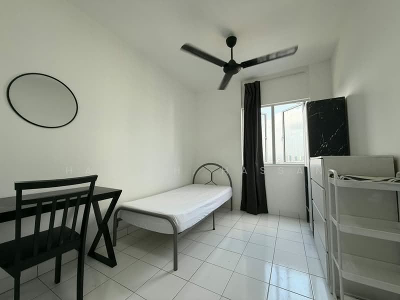 Pangsapuri untuk Disewa di Lily Apartment @ Kuchai Lama - Harry H. Hassan - Bedroom - PropertyGuru.com.my