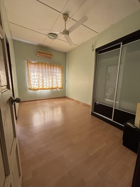 Semi-Detached House for Sale in Kota Kemuning (Shah Alam) - San Chia - Bedroom - PropertyGuru.com.my