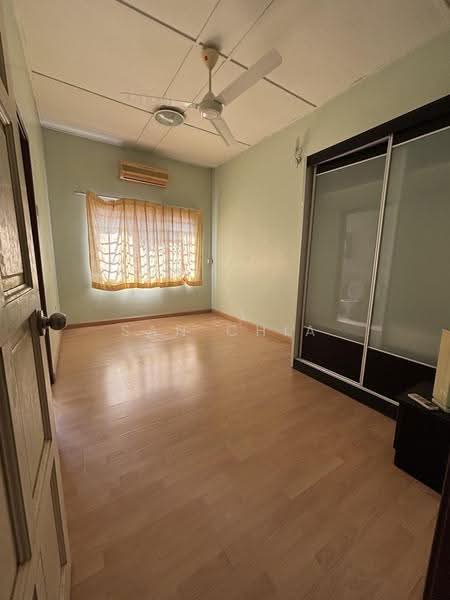 Semi-Detached House for Sale in Kota Kemuning (Shah Alam) - San Chia - Bedroom - PropertyGuru.com.my