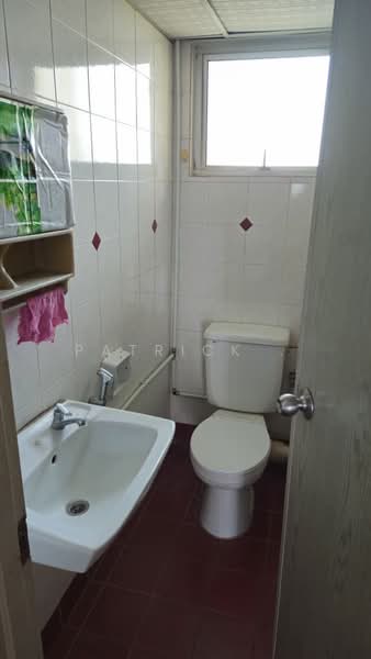 Condominium for Sale at N-Park Condominium - Patrick . - Bathroom - PropertyGuru.com.my