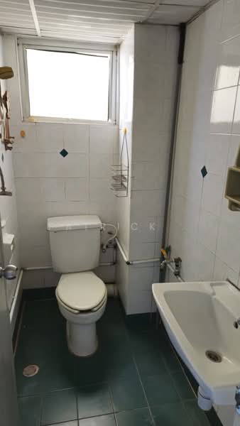 Condominium for Sale at N-Park Condominium - Patrick . - Bathroom - PropertyGuru.com.my