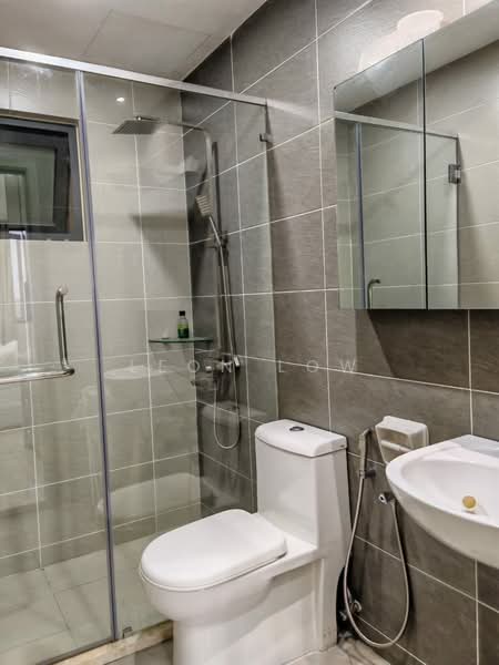 Kondominium untuk Disewa di Skyvilla @ D'Island - Leon Low - Bathroom - PropertyGuru.com.my