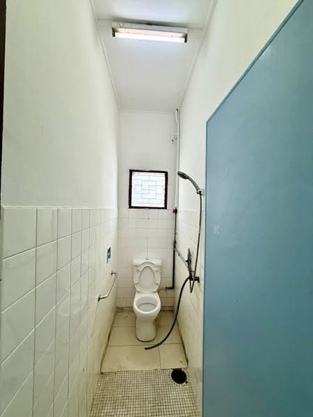 Commercial Semi-D for Rent in Taman Abad (Johor Bahru) - Fong Lik - Bathroom - PropertyGuru.com.my