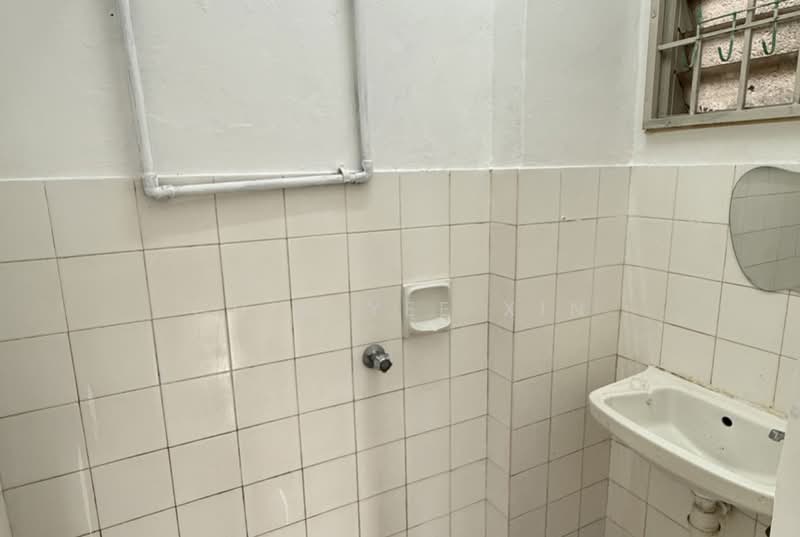 Pangsapuri untuk Dijual di Aman Satu - Chin Yee Xin - Bathroom - PropertyGuru.com.my