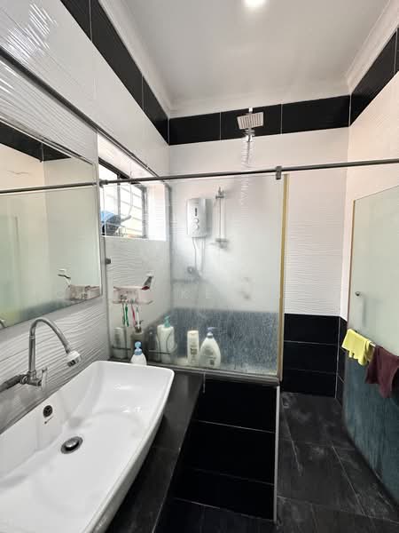 2-storey Terraced House for Sale in Pandan Indah (Selangor) - Chew Ken San - Bathroom - PropertyGuru.com.my