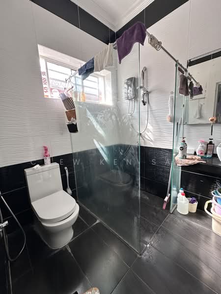2-storey Terraced House for Sale in Pandan Indah (Selangor) - Chew Ken San - Bathroom - PropertyGuru.com.my