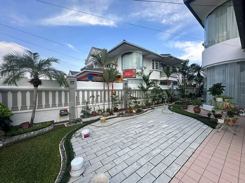 Semi-Detached House for Sale in Taman Suria (Johor Bahru) - Chris Liew - Exterior - PropertyGuru.com.my