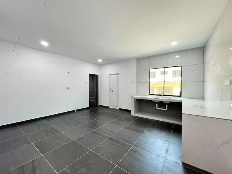 2-storey Terraced House for Sale in Johor Bahru (Johor) - Grace Chiew - Kitchen - PropertyGuru.com.my