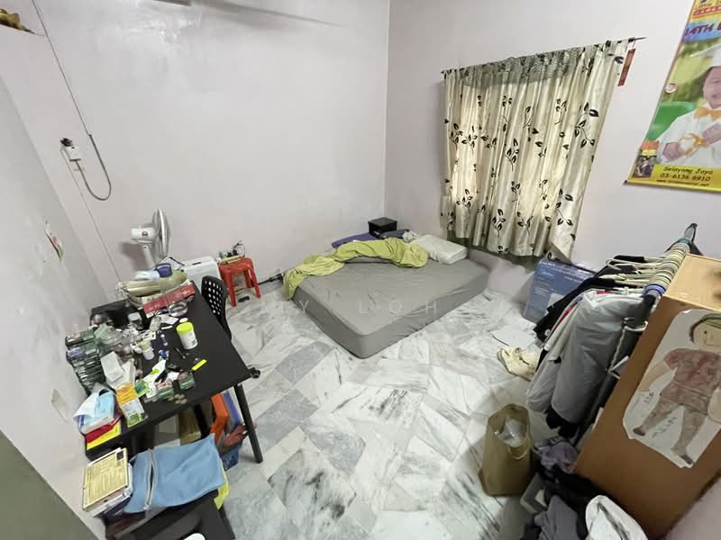 Rumah Teres 1 Tingkat untuk Dijual di Taman Bidara (Selayang) - MY Loh - Bedroom - PropertyGuru.com.my