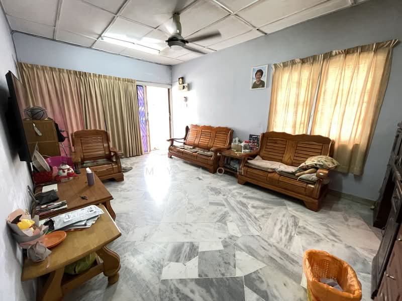 Rumah Teres 1 Tingkat untuk Dijual di Taman Bidara (Selayang) - MY Loh - Living Room - PropertyGuru.com.my