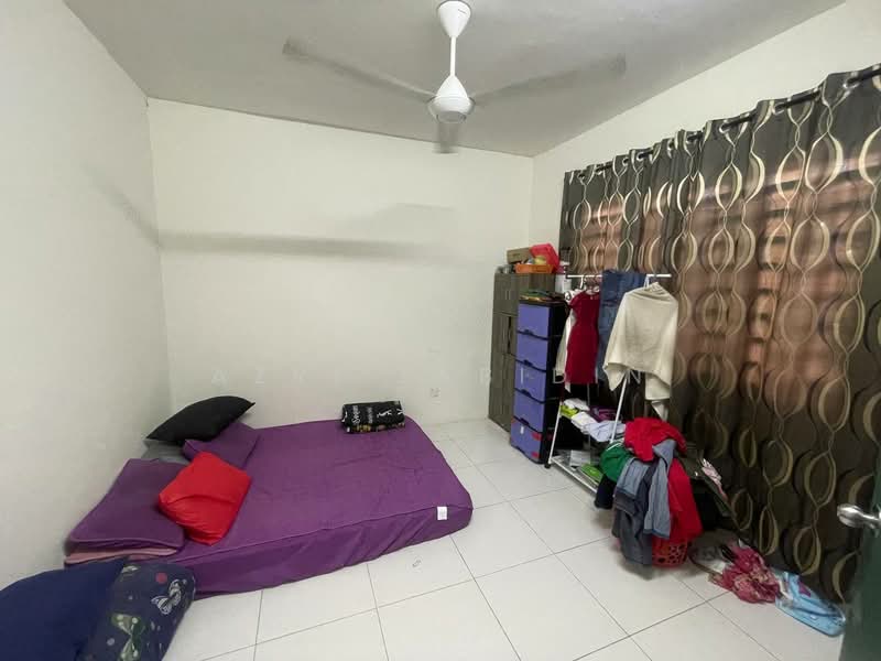 Pangsapuri untuk Dijual di Lakeview Apartments - Azri Zabidin - Bedroom - PropertyGuru.com.my