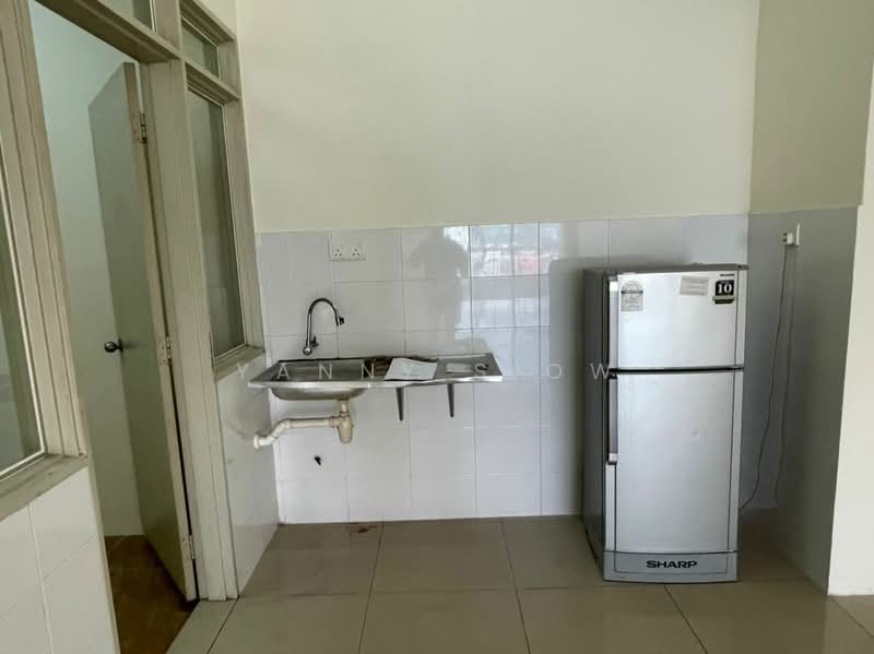 Kondominium untuk Dijual di Platinum Lake PV 15 - Yanny Siow - Kitchen - PropertyGuru.com.my