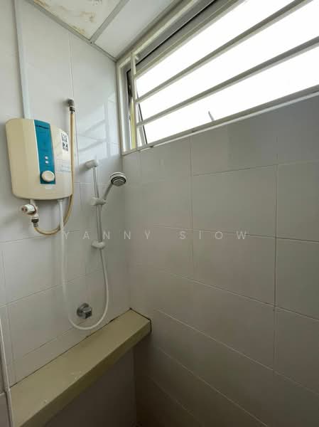 Kondominium untuk Dijual di Platinum Lake PV 15 - Yanny Siow - Bathroom - PropertyGuru.com.my