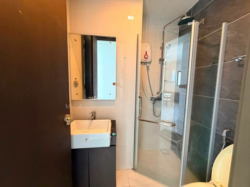 Condominium for Sale at Bay Point @ Country Garden Danga Bay - Mason Chan - Bathroom - PropertyGuru.com.my