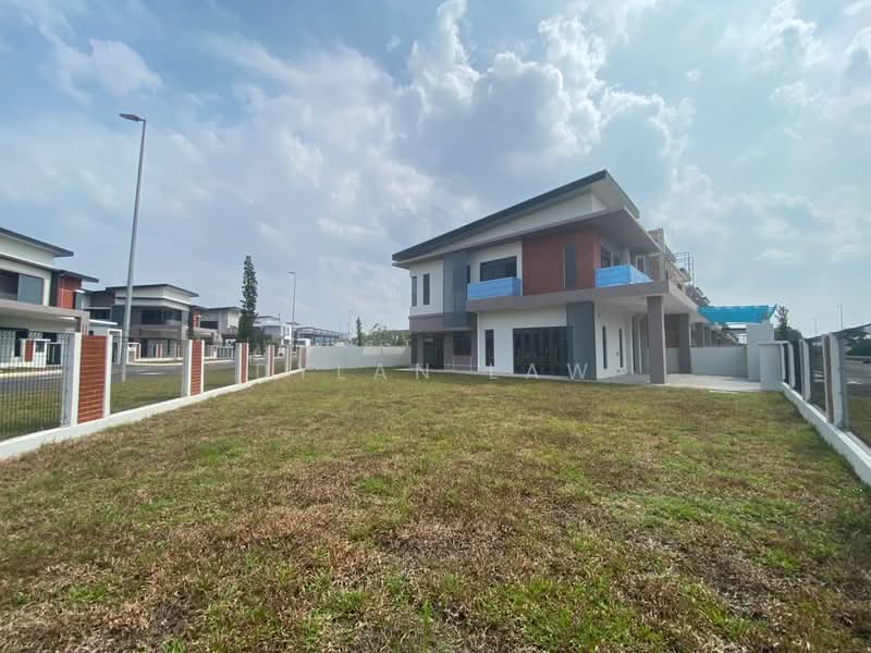 Semi-Detached House for Sale in Johor Bahru (Johor) - Dylan Law - PropertyGuru.com.my