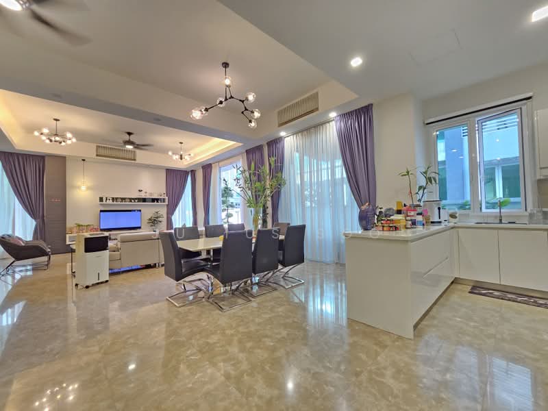 Rumah Berkembar untuk Dijual di Bandar Sungai Long (Selangor) - Julius Soo - Living Room - PropertyGuru.com.my