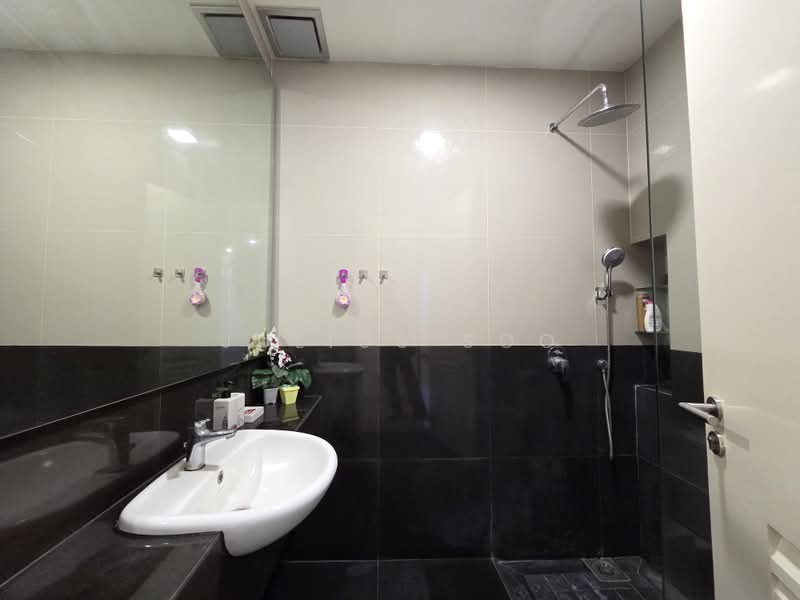 Rumah Berkembar untuk Dijual di Bandar Sungai Long (Selangor) - Julius Soo - Bathroom - PropertyGuru.com.my