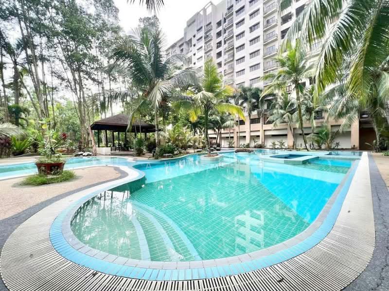 Pangsapuri untuk Dijual di Kristal Villa - Ivan Wong - Pool - PropertyGuru.com.my