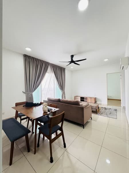 Kondominium untuk Disewa di Lake Point Residence - Siti Haila - Living Room - PropertyGuru.com.my