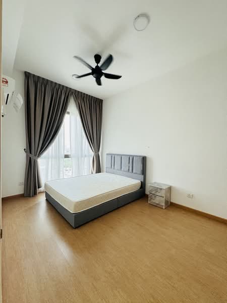 Kondominium untuk Disewa di Lake Point Residence - Siti Haila - Bedroom - PropertyGuru.com.my