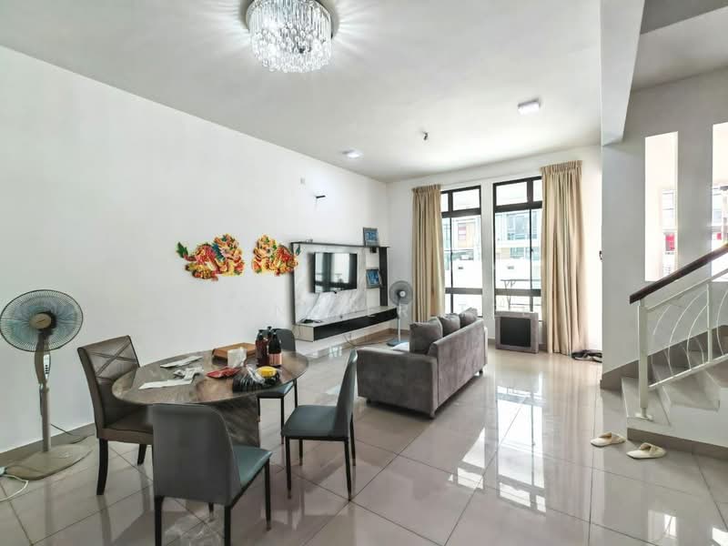 Rumah Teres 2 Tingkat untuk Disewa di Johor Bahru (Johor) - Jennifer Tee - Living Room - PropertyGuru.com.my