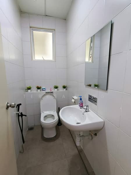 Pejabat untuk Disewa di Bandar Bukit Tinggi 2 (Klang) - Teresa Teng - Bathroom - PropertyGuru.com.my