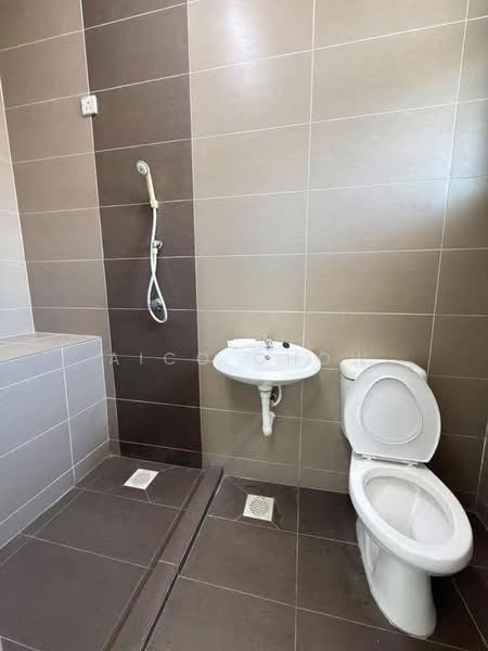 Rumah Teres untuk Dijual di Bandar Lahat Baru (Lahat) - Aico Chow - Bathroom - PropertyGuru.com.my