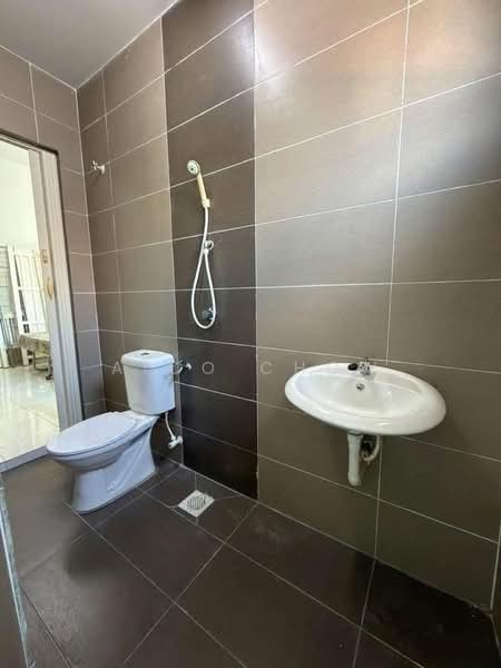 Rumah Teres untuk Dijual di Bandar Lahat Baru (Lahat) - Aico Chow - Bathroom - PropertyGuru.com.my