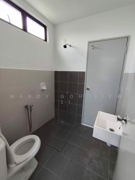 Terraced House for Sale in Pasir Gudang (Johor) - Mandy Goh Siew Li - Bathroom - PropertyGuru.com.my
